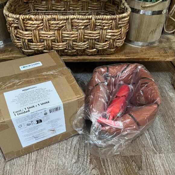 Amazon Basics PU Composite Basketball Brand New - Picture 4 of 6